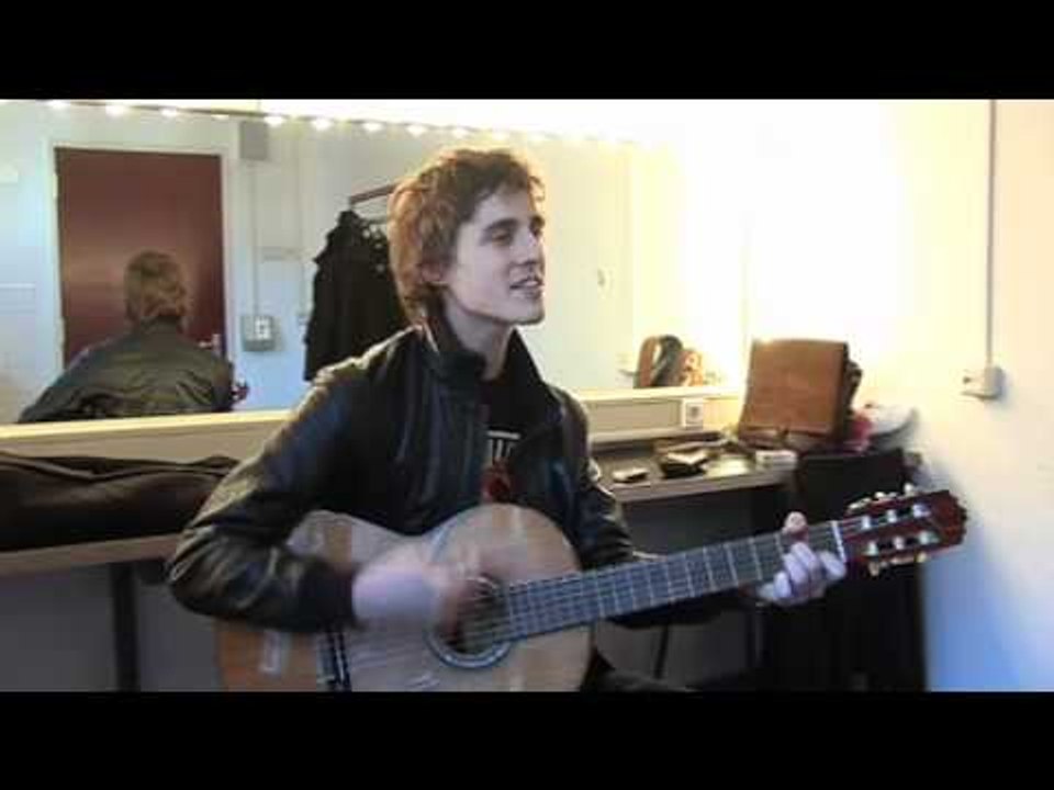 Bert Ostyn from Absynthe Minded plays Moodwsing Baby unplugged live