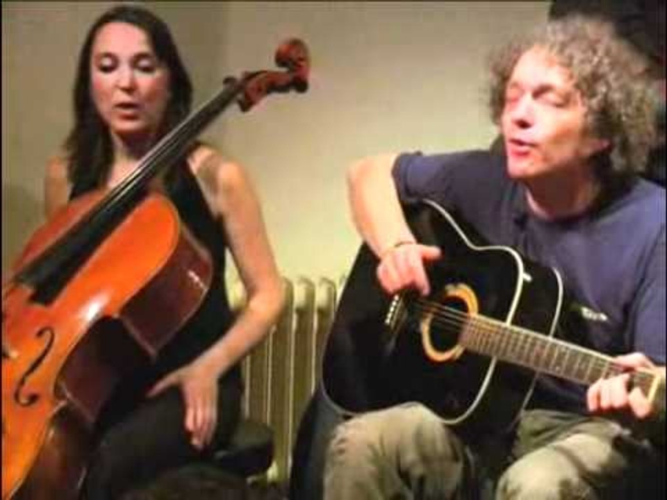 Spinvis speelt Voor Ik Vergeet tijdens 10 jaar Excelsior viering in Tivoli