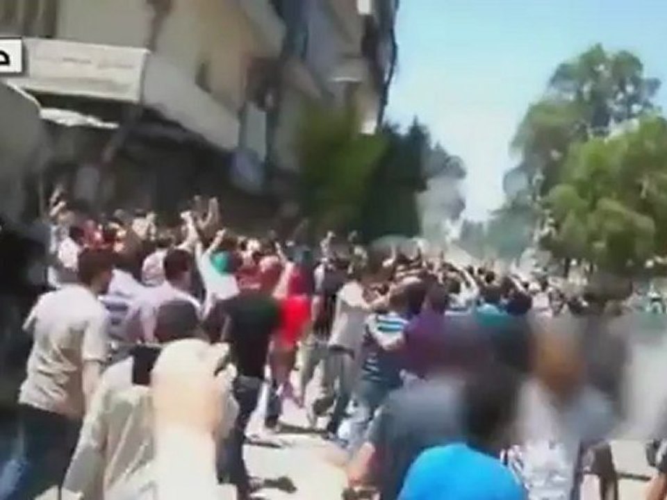 Quake strikes western China