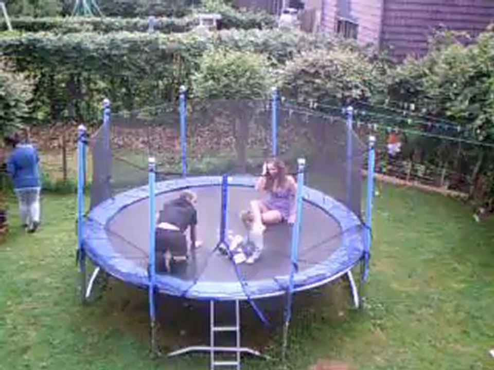 Le grand garçon et les deux grands gamins! Lol :-P