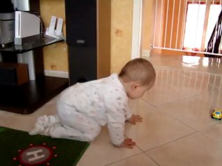 Kévin en mode quatre pattes :)))