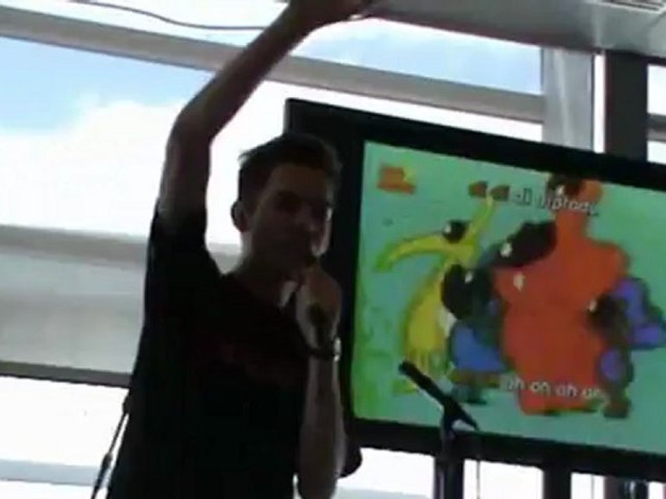 JAPAN EXPO 2011 - LA SEULE VF DU KARAOKE DU SAMEDI