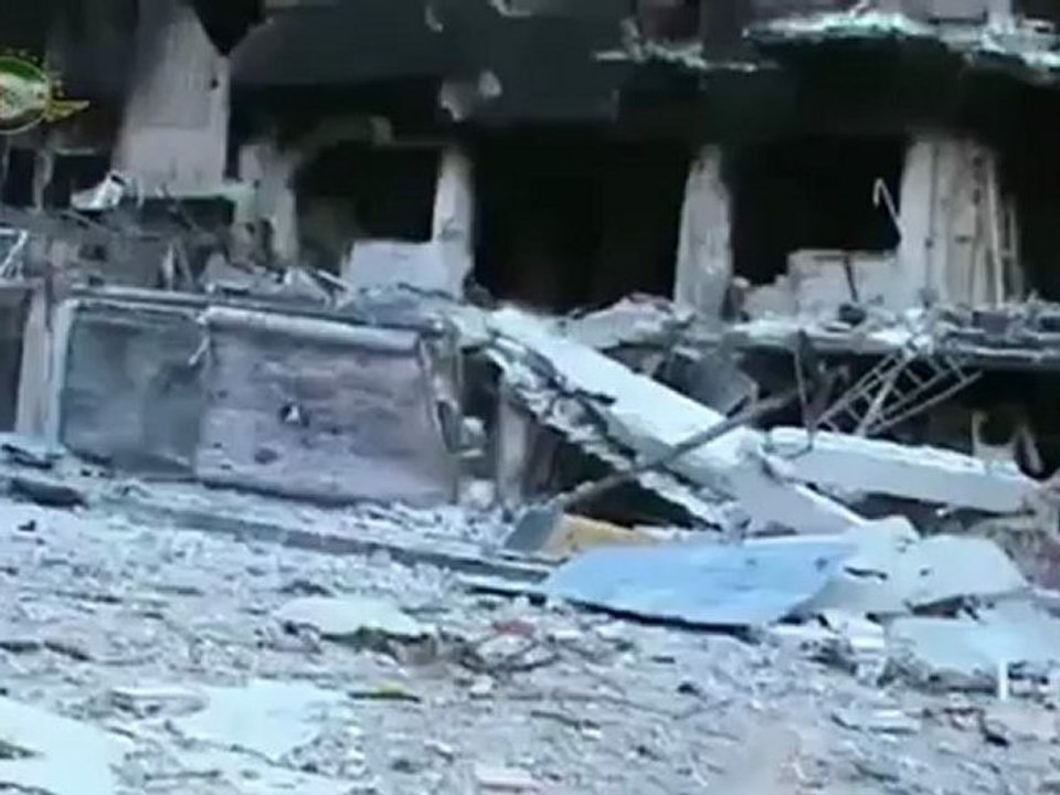 Syria فري برس  حمص حي القصور بحمص احترق بلكامل ولم يبقى من الحي شيئ 30 6 2012 Homs
