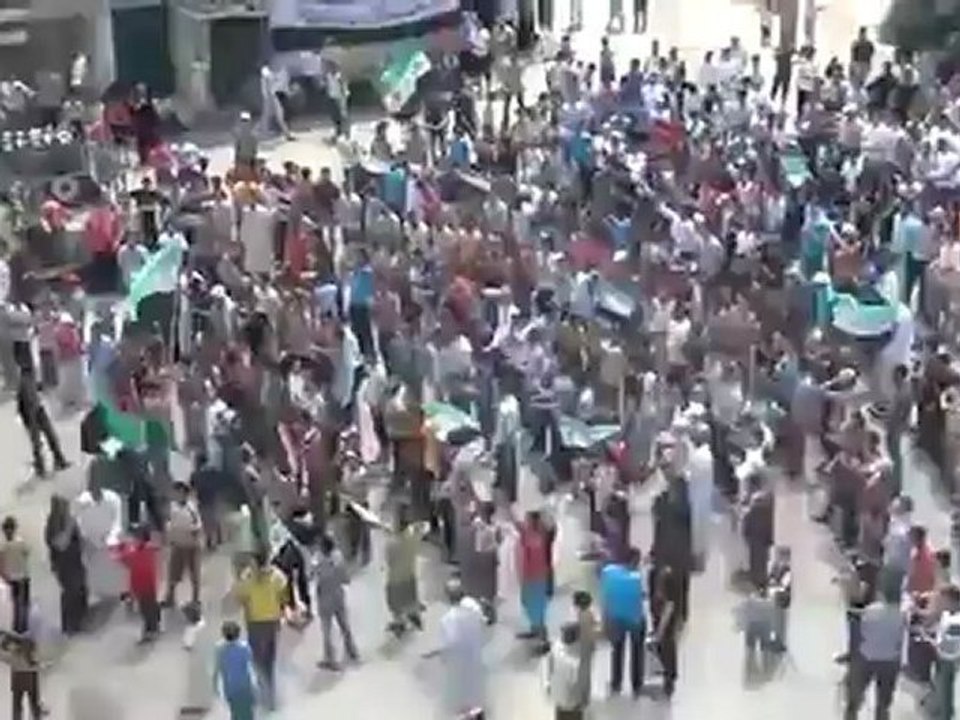 Syria فري برس  حماه المحتلة  باب القبلي في حماه تهتف لحمص ودوما 29 6 2012 Hama