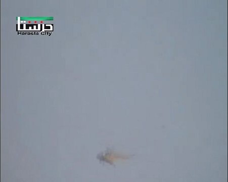 Syria فري برس ريف دمشق تحليق الطيران الحربي فوق سماء مدينة حرستا 29 6 2012 Damascus