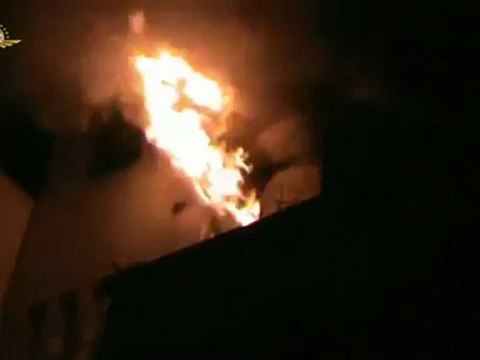 Syria فري برس حمص جورة الشياح احتراق احد المنازل جراء القصف الصاروخي 30 6 2012 ج1 Homs