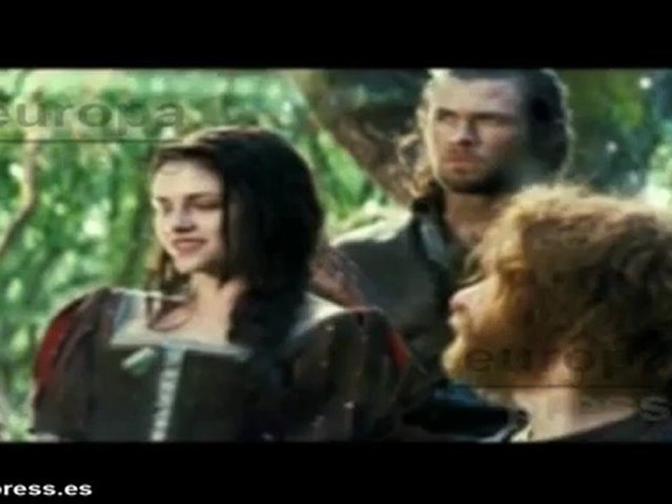 Kristen Stewart, nueva imagen de Balenciaga