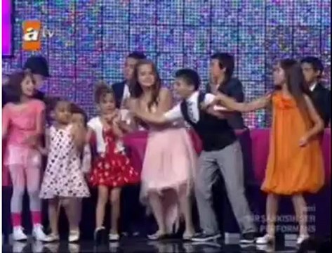 Bir şarkısın sen mukaddes