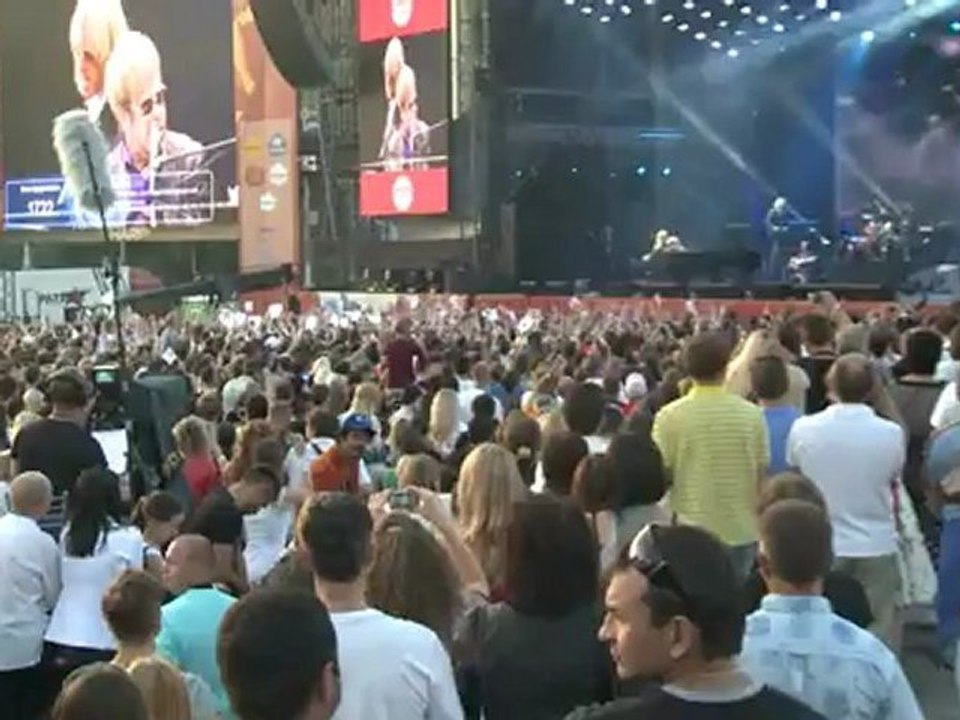 Elton John contra a Aids