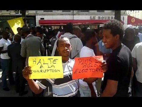 Manifestation de la société civile, le collectif et l'ADP, contre le président Alpha Condé devant l'Assemblée Nationale Française (30.06.2012)