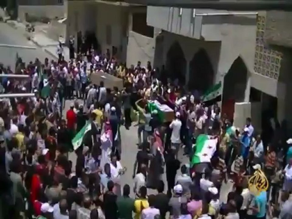 عشرات القتلى في انفجار أثناء جنازة بريف دمشق