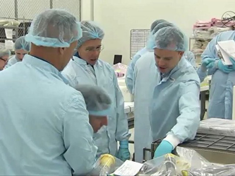 [STS-135] Crew Equipment Interface Test at Kennedy Space Center