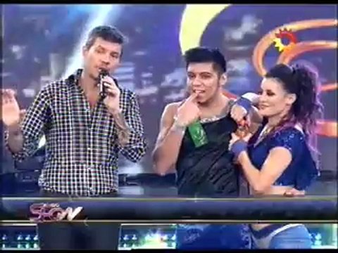 Martin de la canal Bailando reggaeton