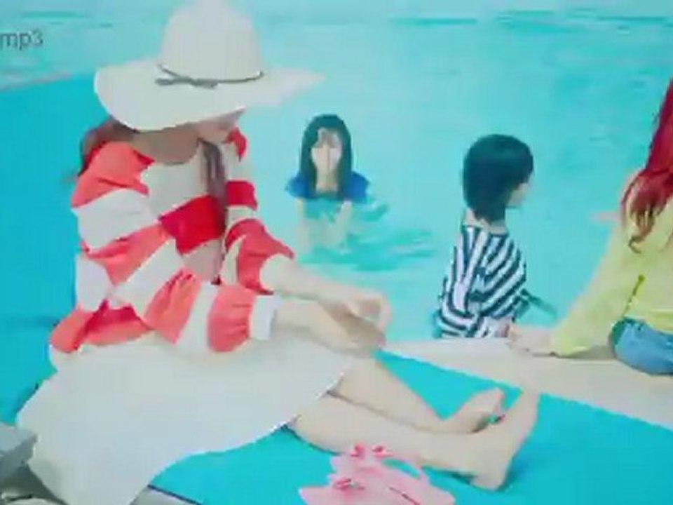 Nắng Vàng Biển Xanh Và Anh - Mina