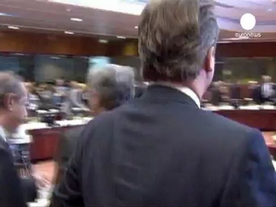 Cameron hints at UK EU referendum