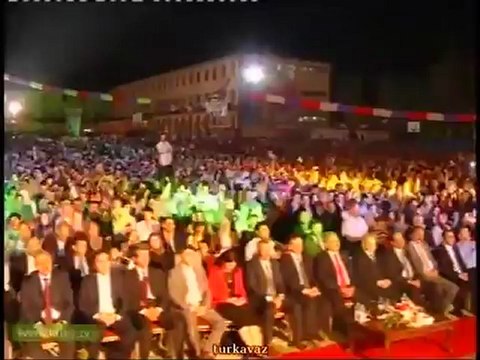 17 Eşarbını yan bağlama Irak VAN 10.Türkçe Olimpiyatı