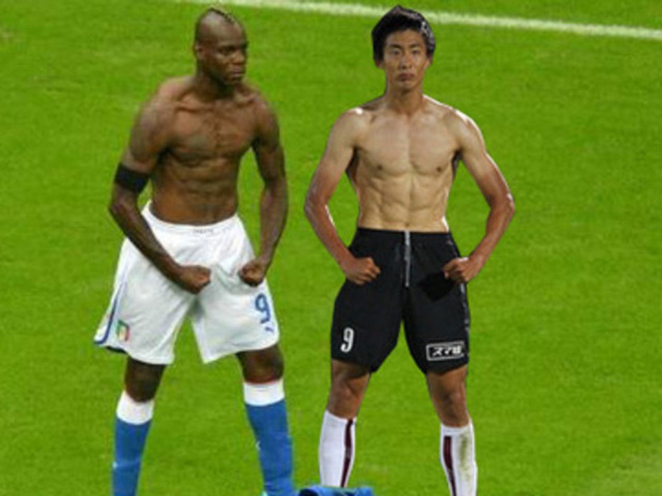 La célébration de Mario Balotelli copiée au Japon !