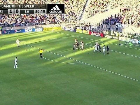 David Beckham : un coup-franc et un vilain geste