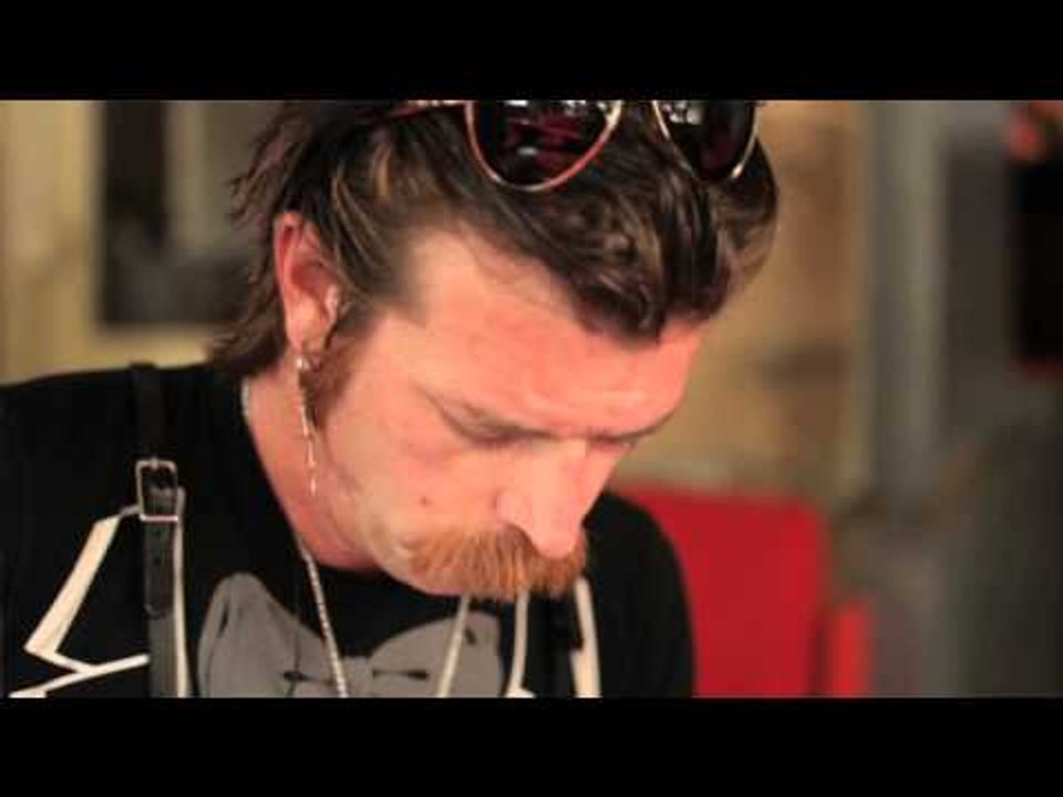 Boots Electric - Swallowed By The Night (Live)