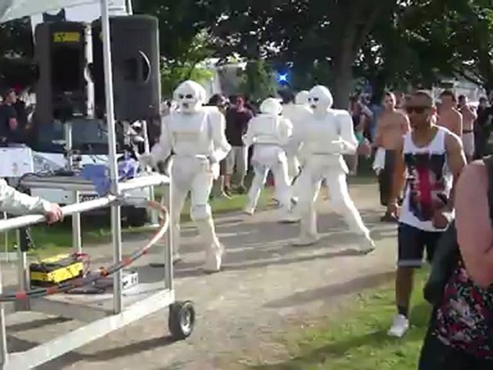 Robot Dance - Eurockéennes 2012