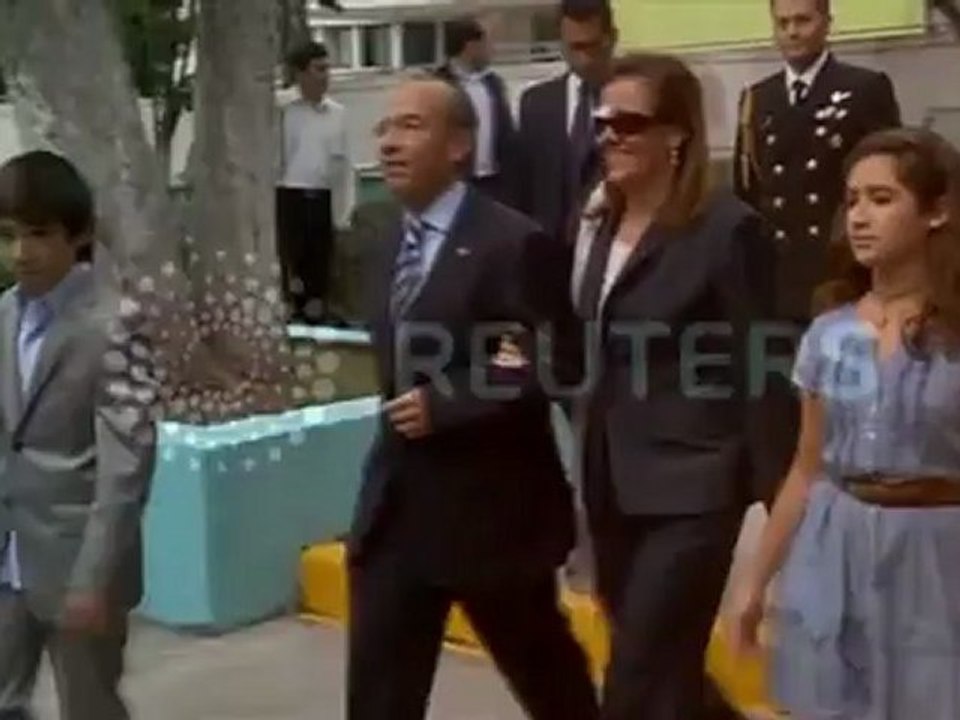 Calderon casts vote