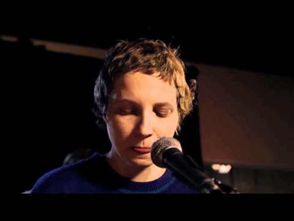 Amatorski - 8 November (Live)