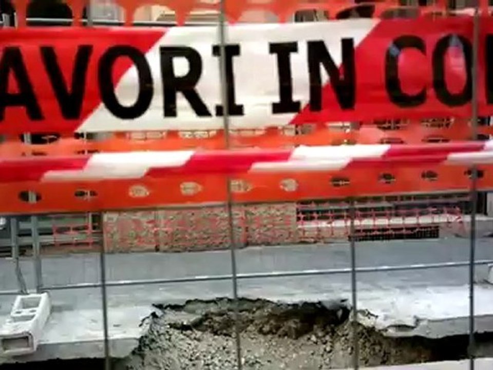 Videotest Nokia 808 PureView (per confronto con iPhone 4S di giorno)