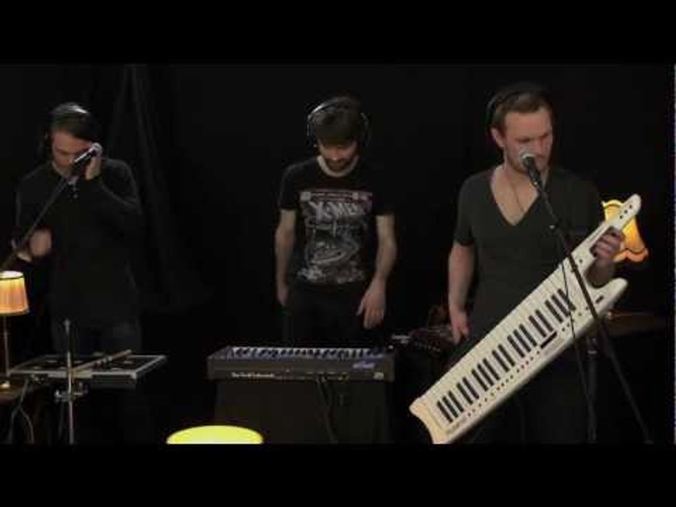 SAKARIS - In A Box (Live)