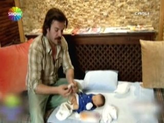 Tolga Karel'den bebek bakımı dersi