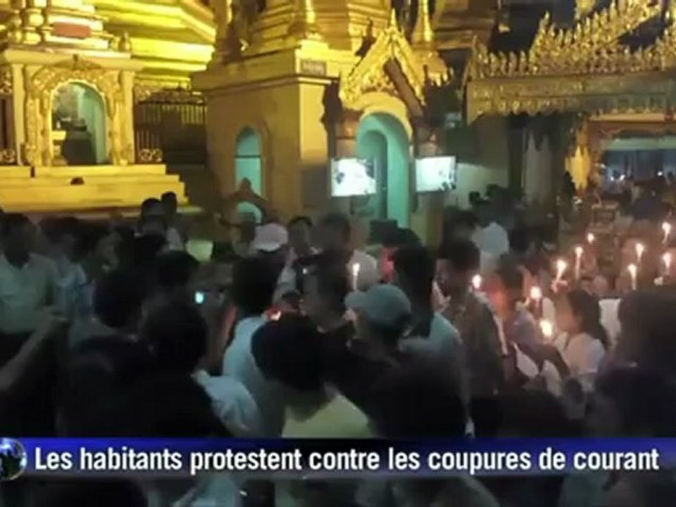 Les Birmans manifestent contre les coupures de...
