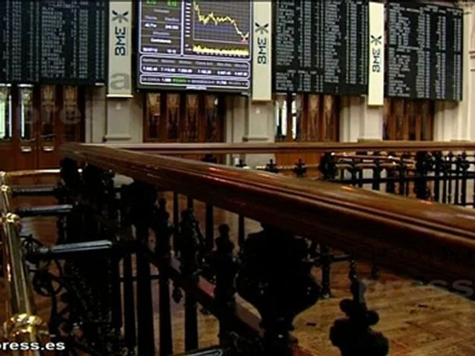 El Ibex cede un 0,37% con la prima de riesgo que supera los