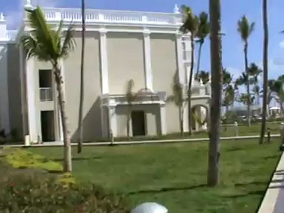 RIU Resort Punta Cana Riu Palace Bavaro Garten Pool Wege neues Luxushotel an der Punta Cana