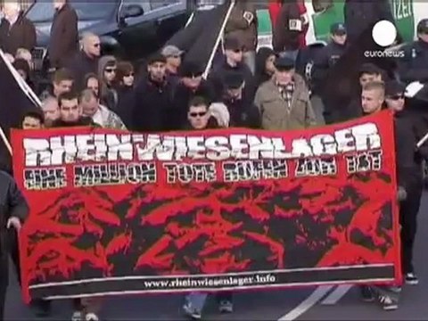 Los crímenes neonazis fuerzan al jefe de la...