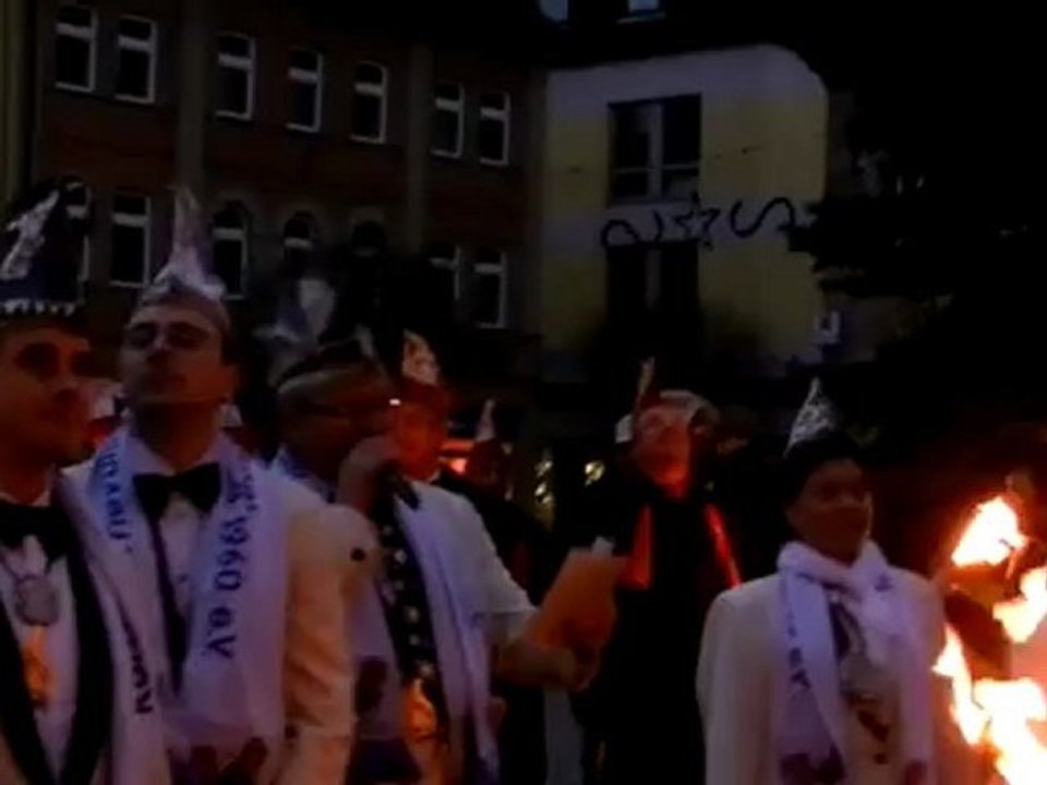 Rathaussturm Hammelburg 07.01.2012 HA KA GE am Marktpaltz Rathauskeller Party (2).MOV