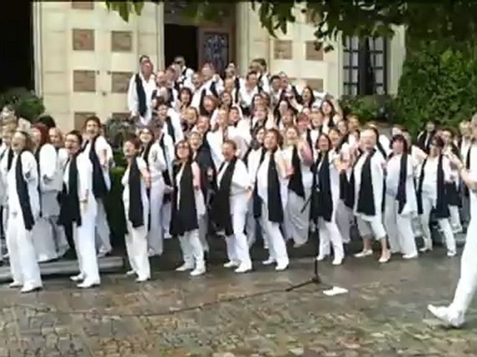 Grand écran pour la chorale Coup d'Choeur