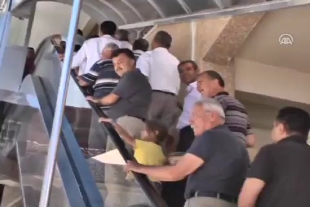 Camiye yürüyen merdiven