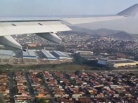 Chegando no meu Brasil depois de viver quatro anos em Portugal... muita emoçao! :)