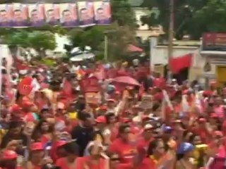 Multitudinaria marcha en el inicio de la campaña electoral de Hugo Chávez