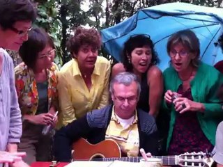 La toute jeune chorale des "AMIS DU GRAIN des MOTS"