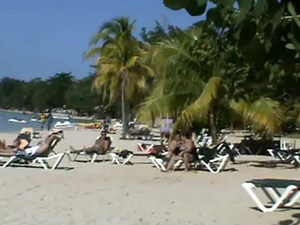 Jameika RIU Palace Tropical Bay Strand Meer Wellen Katamaran Ausflug
