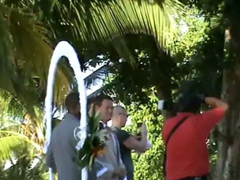 Jameika RIU Palace Tropical Bay Hochzeit Heiraten am Strand im Luxushotel Blumenmädchen