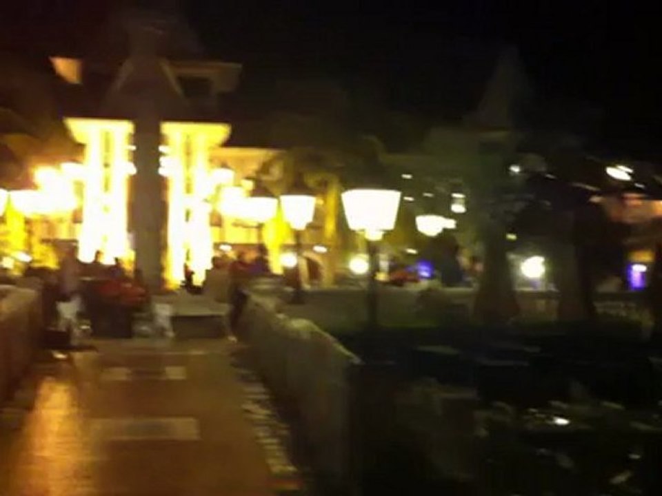 Jameika RIU Palace Tropical Bay Hotel bei Nacht Lichter sehr schön Pool Halle