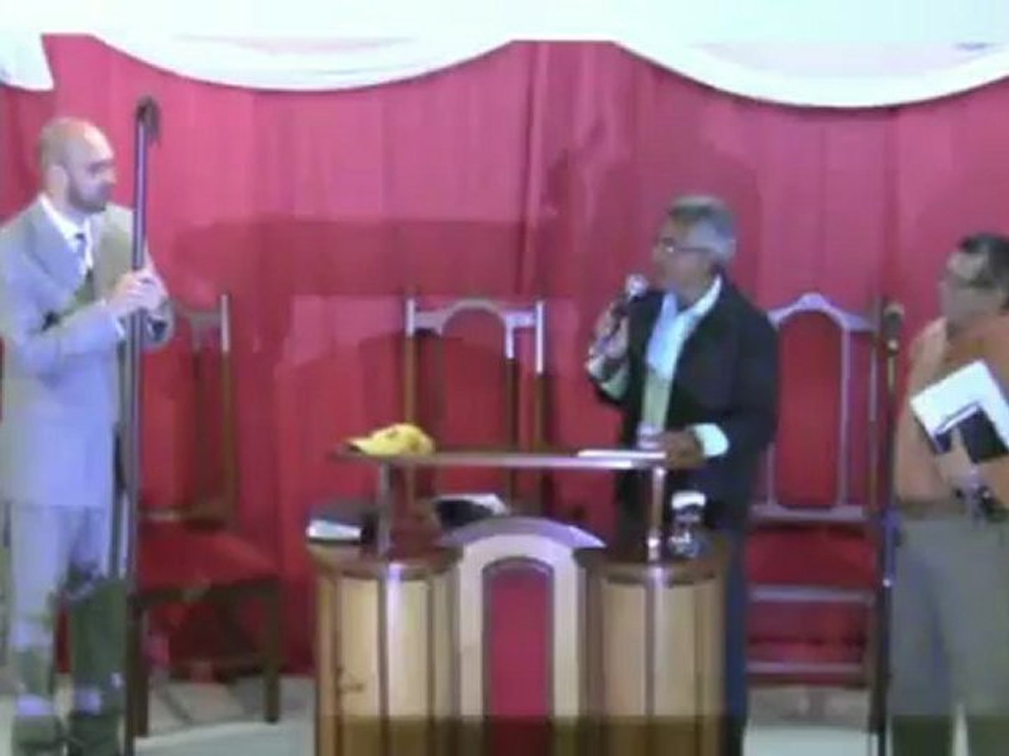 O CAJADO DO PASTOR