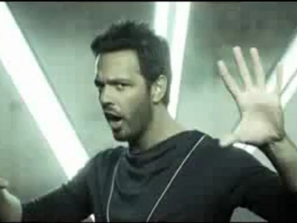 Çağlayan Topaloğlu      "AŞK  Aşk  AŞK "