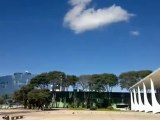 Aviones militares rompen vidrios de sedes oficiales en Brasilia