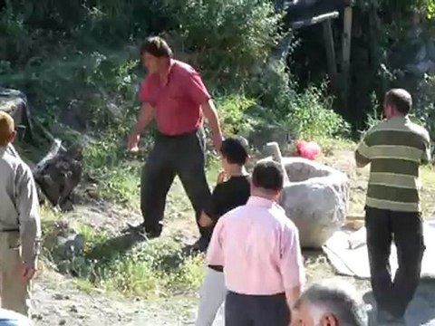 hanefi köyü gelenksel düğün(adem siviş) -Düğün Keşkeği Dövme