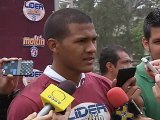 Caracas, El Observador, lunes 2 de julio de 2012, José Salomón Rondón entrega implementos deportivos a niños de Escuela San José de Calasanz, de Catia, Caracas