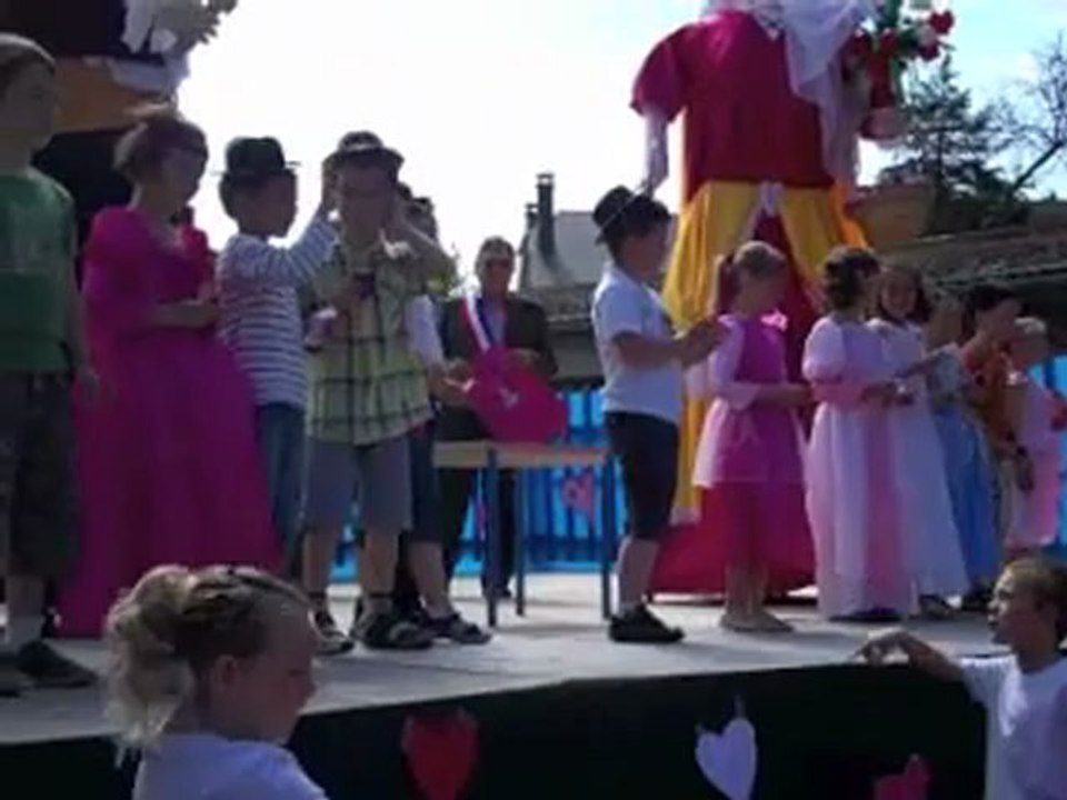 Cartignies fête de l'école mariage des géants