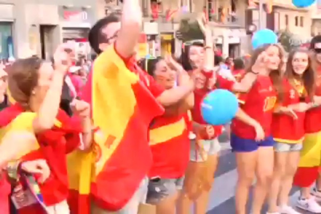 Boğalar kupayı evine getirdi