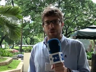 informe a cámara: La Reina visita el restaurado barrio colonial de Manila